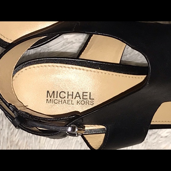 COPY - Michael Kors Black Leather Wedge heels - Picture 4 of 5